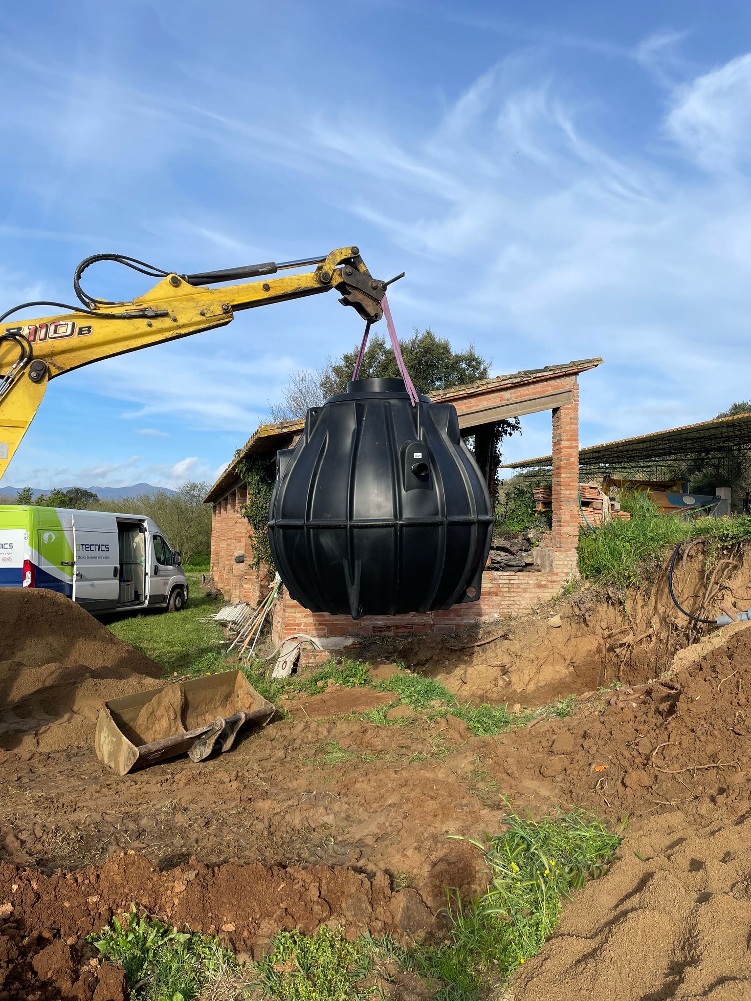 Depuradora compacta de oxidación total para una vivienda en espacio natural protegido
