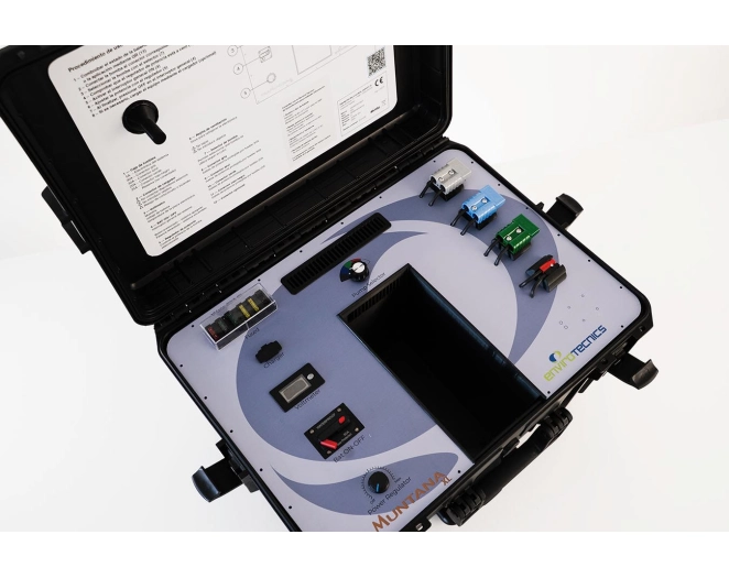 Portable battery system for powering and controlling 12V submersible water sampling pumps